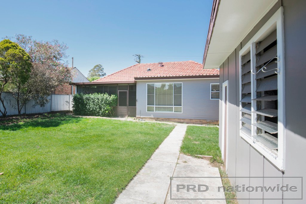 16 Alexandra Ave  RUTHERFORD 14