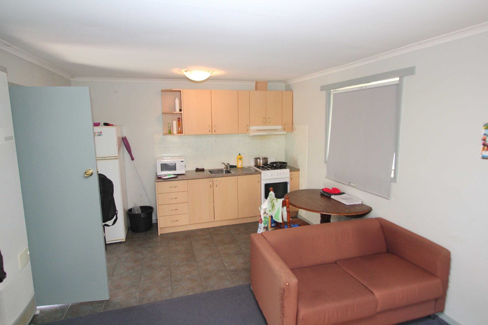 1/6 Aminya Avenue DELACOMBE 4