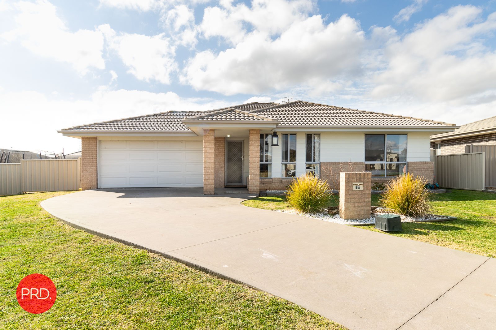16 Angus Place BUNGENDORE 1