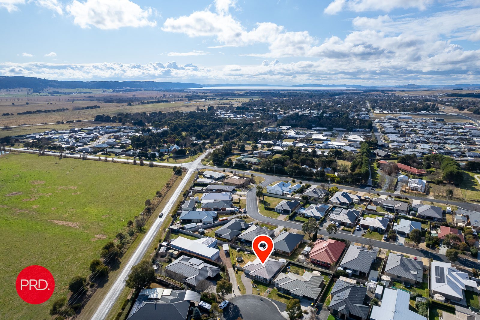 16 Angus Place BUNGENDORE 20