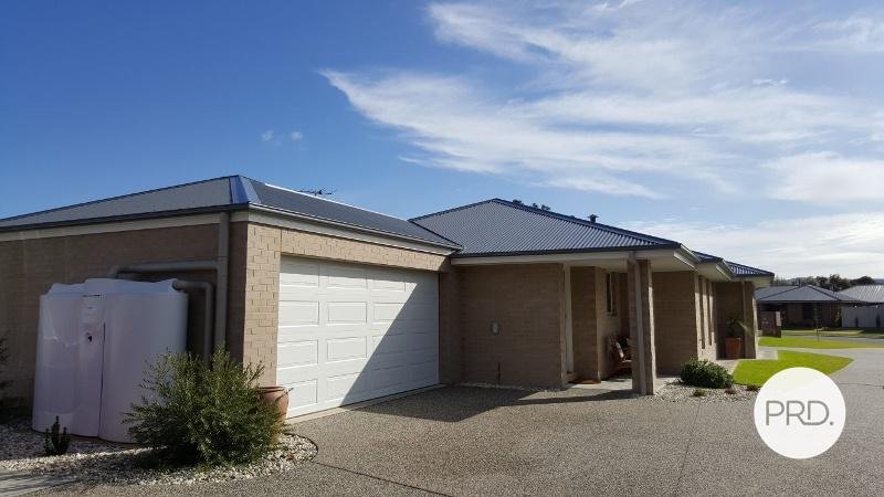 1/6 Annika Place NORTH ALBURY 2