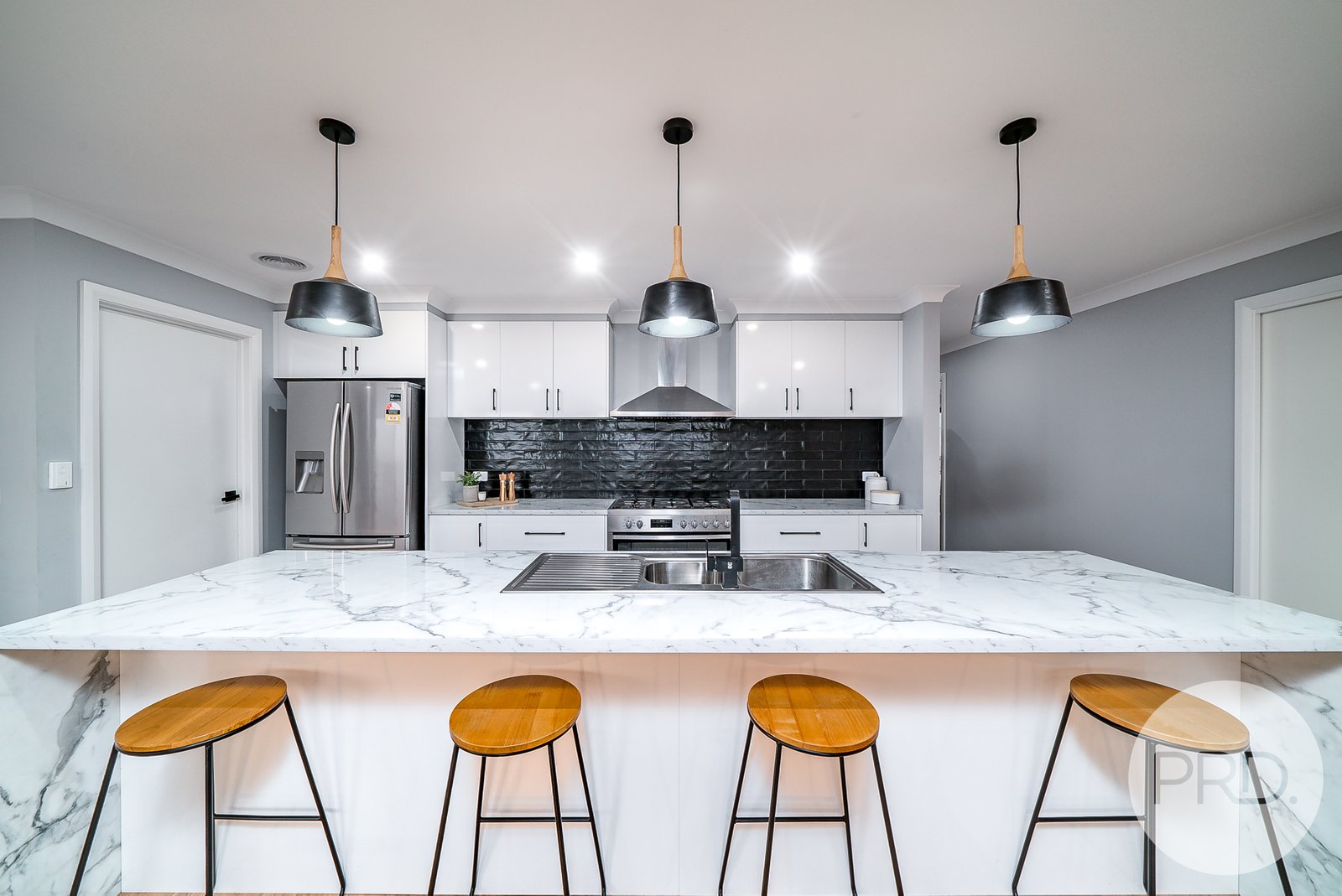 16 Ansett Street LLOYD 2