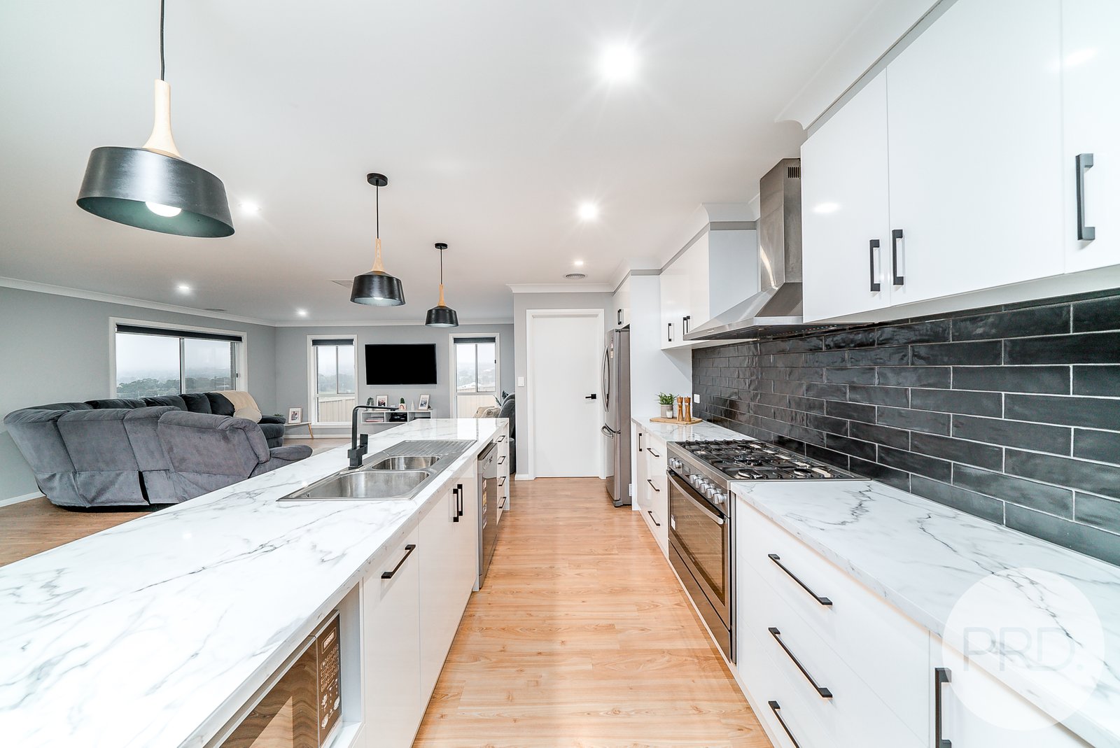 16 Ansett Street LLOYD 5