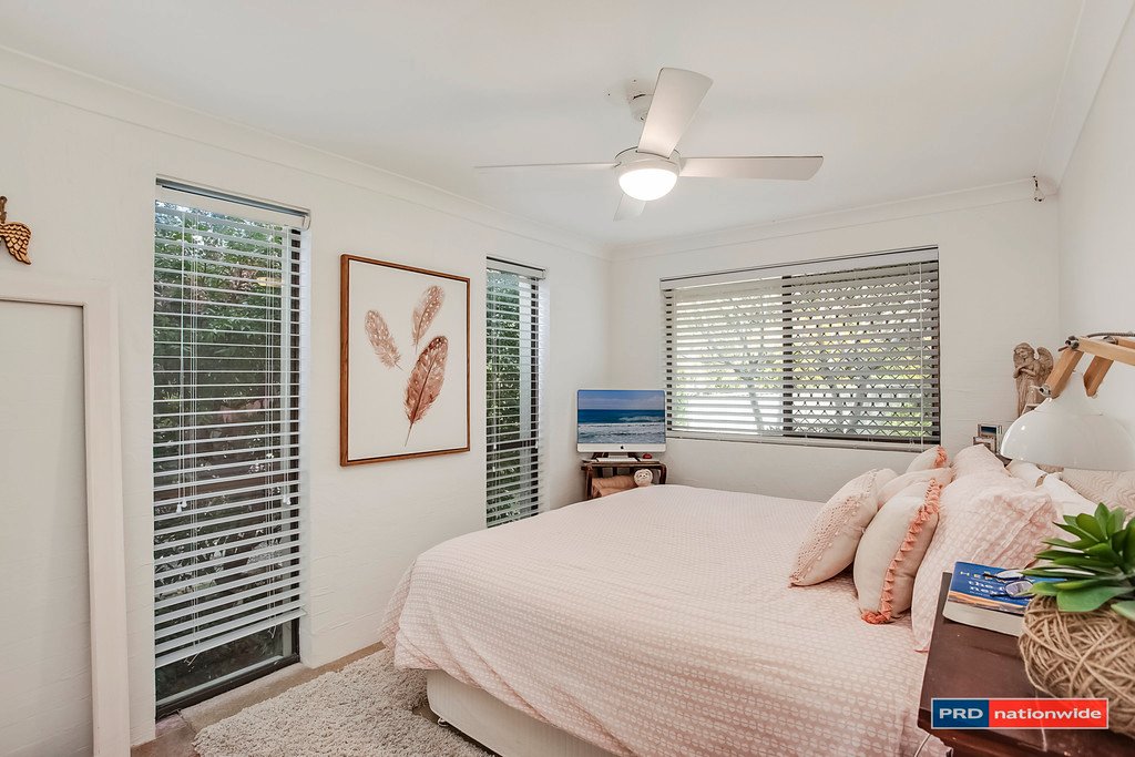 16 Anthony Drive BURLEIGH WATERS 9