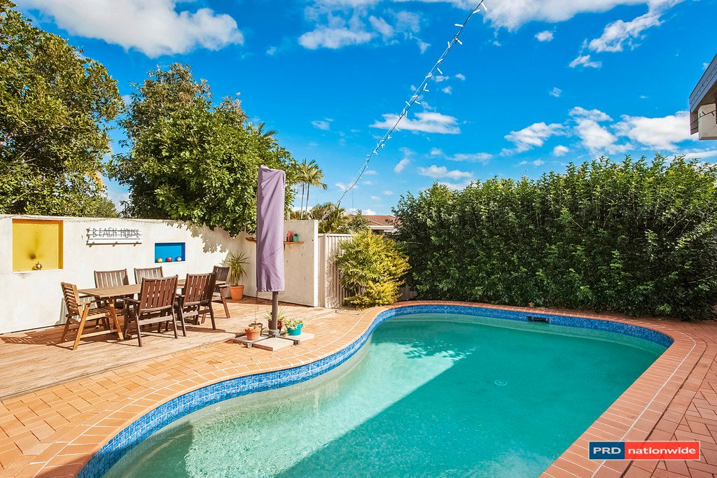 16 Anthony Drive BURLEIGH WATERS 13