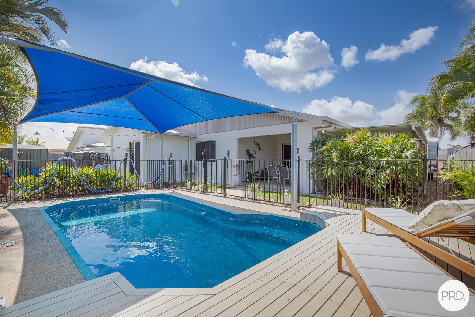 16 Argos Street OORALEA 2