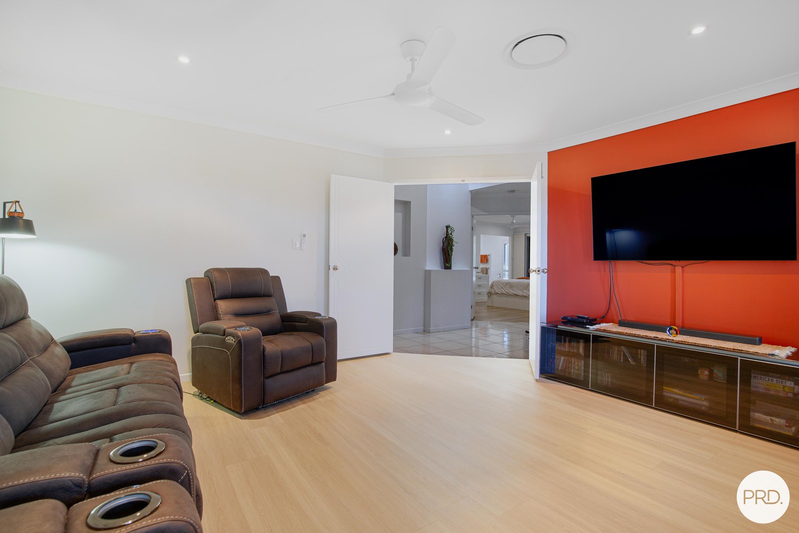 16 Argos Street OORALEA 3