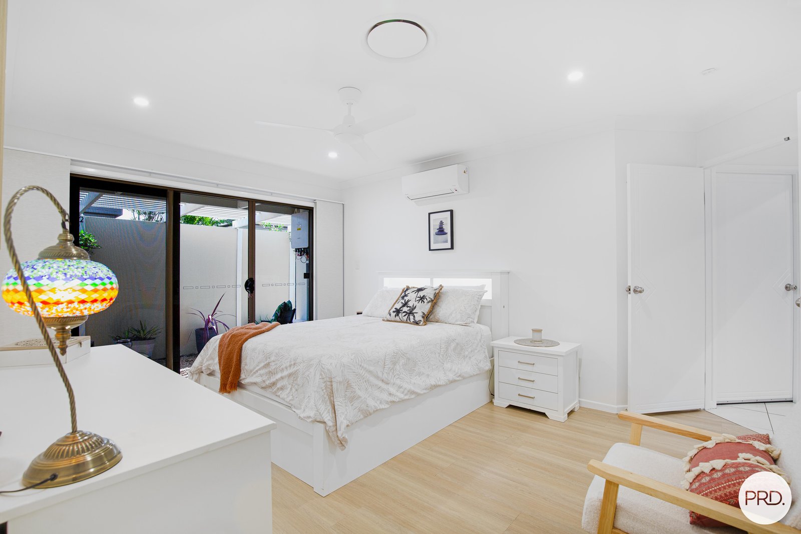 16 Argos Street OORALEA 8