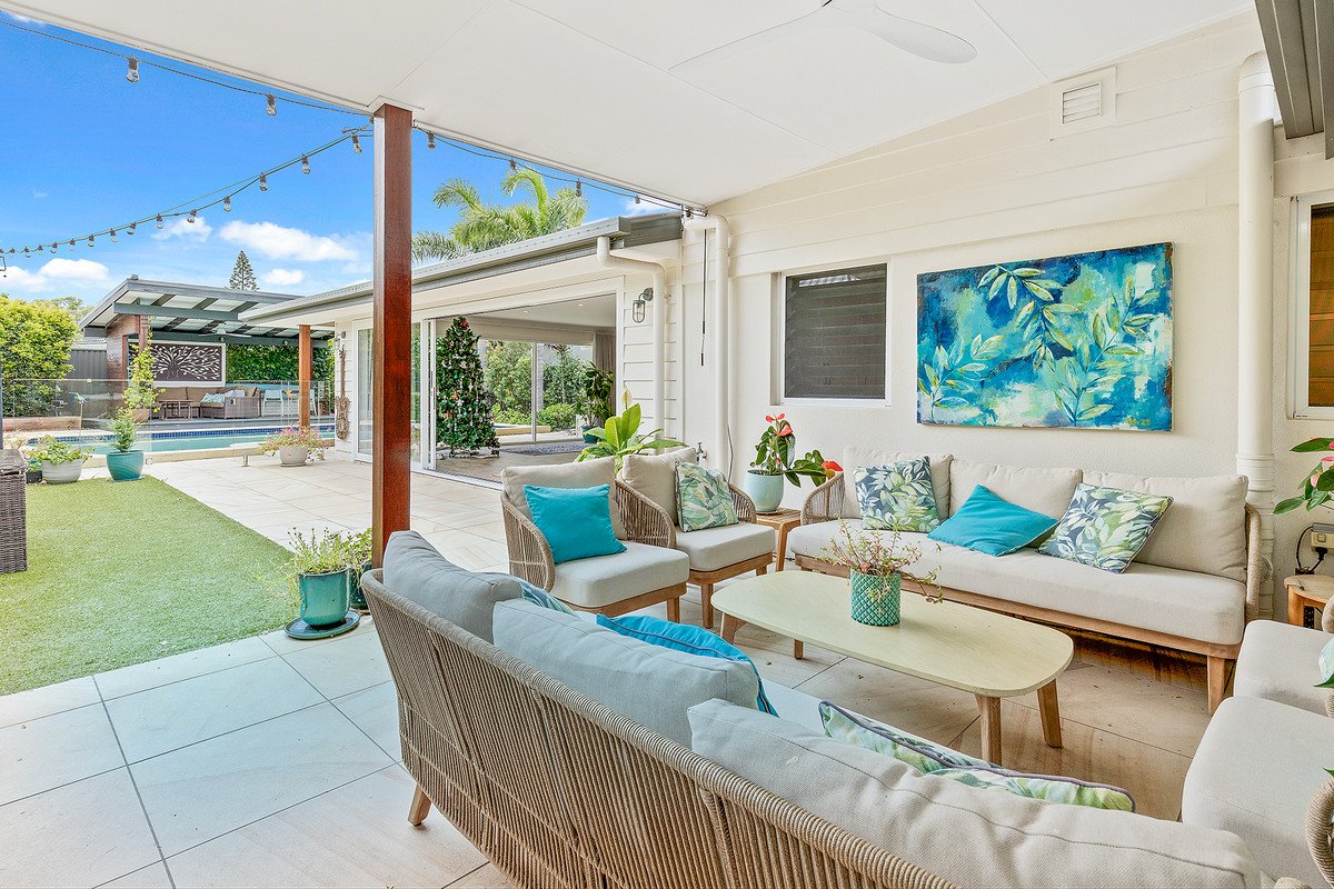 16 Aruma Avenue BURLEIGH WATERS 3