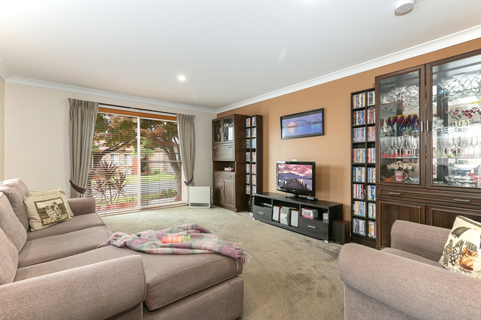 16 Ashmore Crescent KANAHOOKA 3