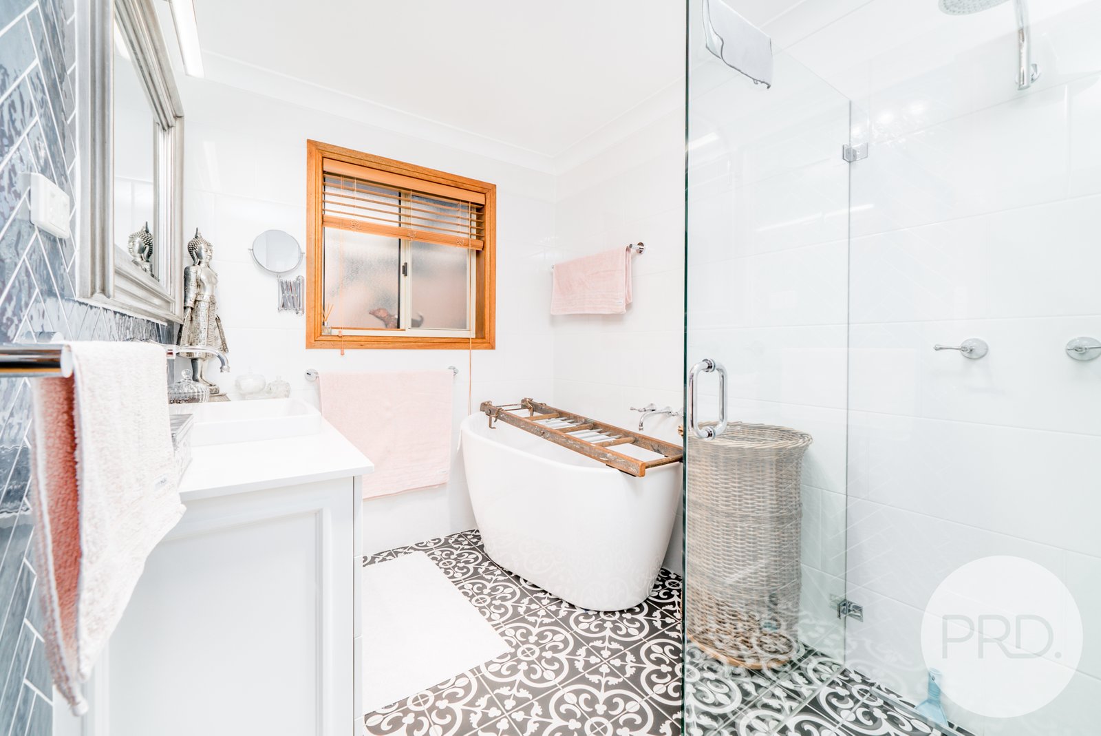 16 Avocet Drive ESTELLA 2