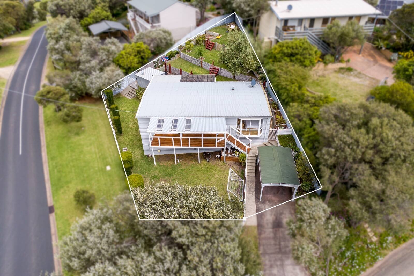 Real Estate and Property in 16 Avondale Court, Rye, VIC