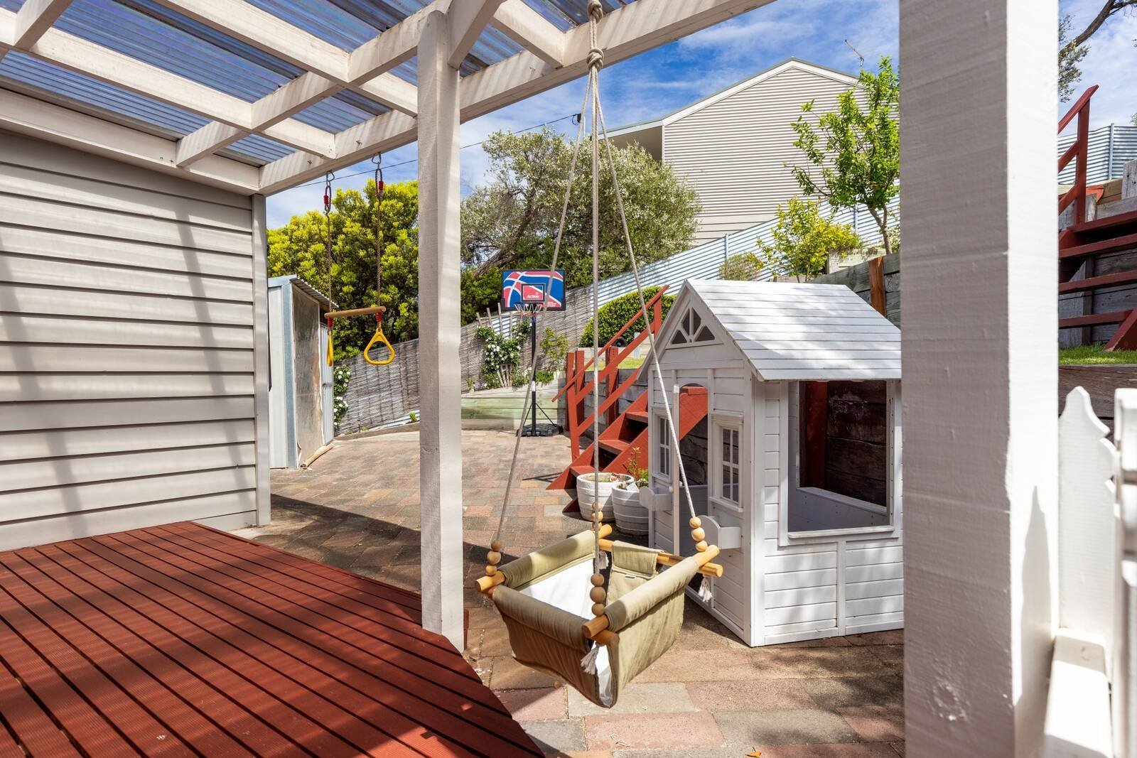 Real Estate and Property in 16 Avondale Court, Rye, VIC