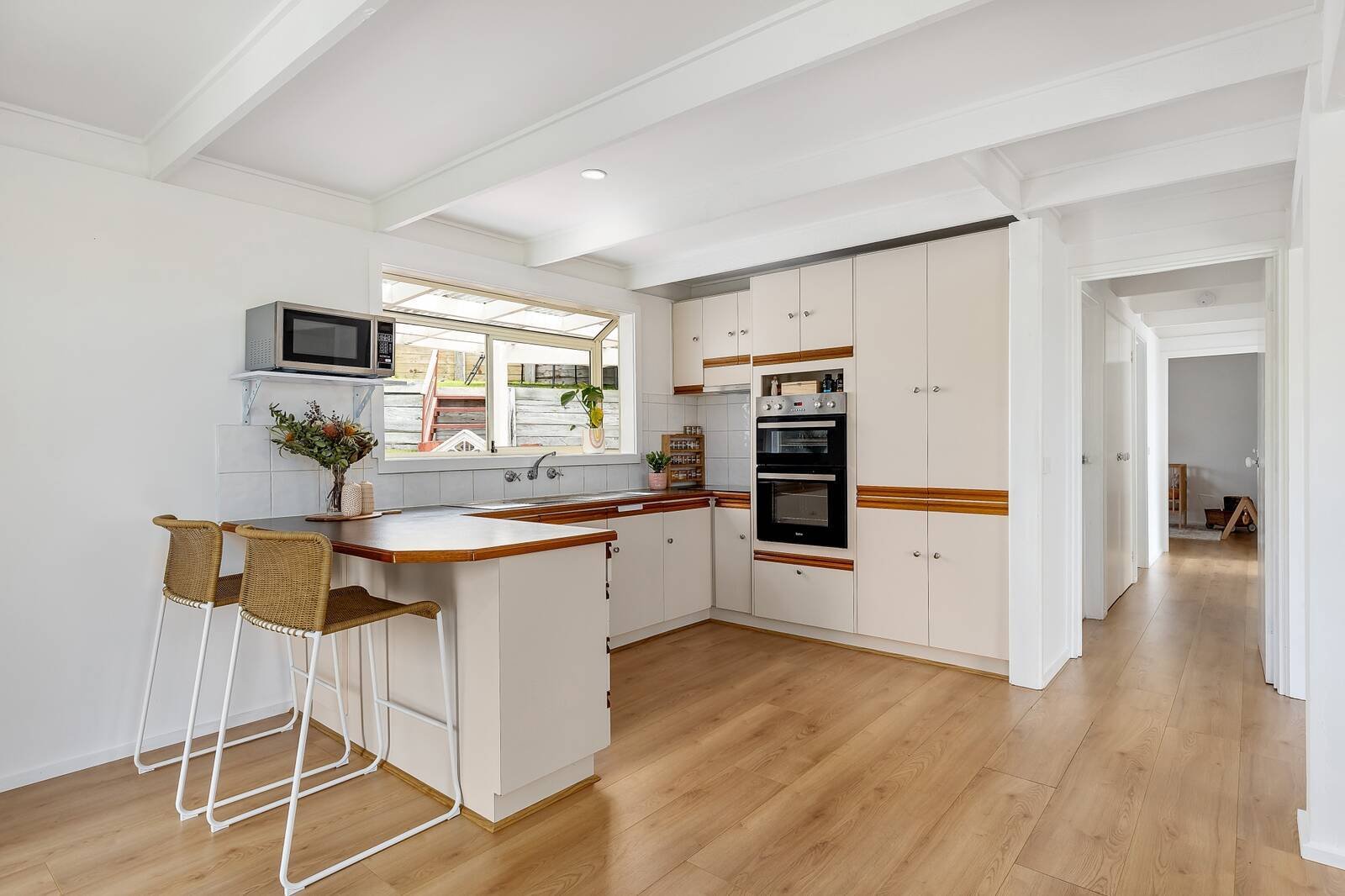 Real Estate and Property in 16 Avondale Court, Rye, VIC