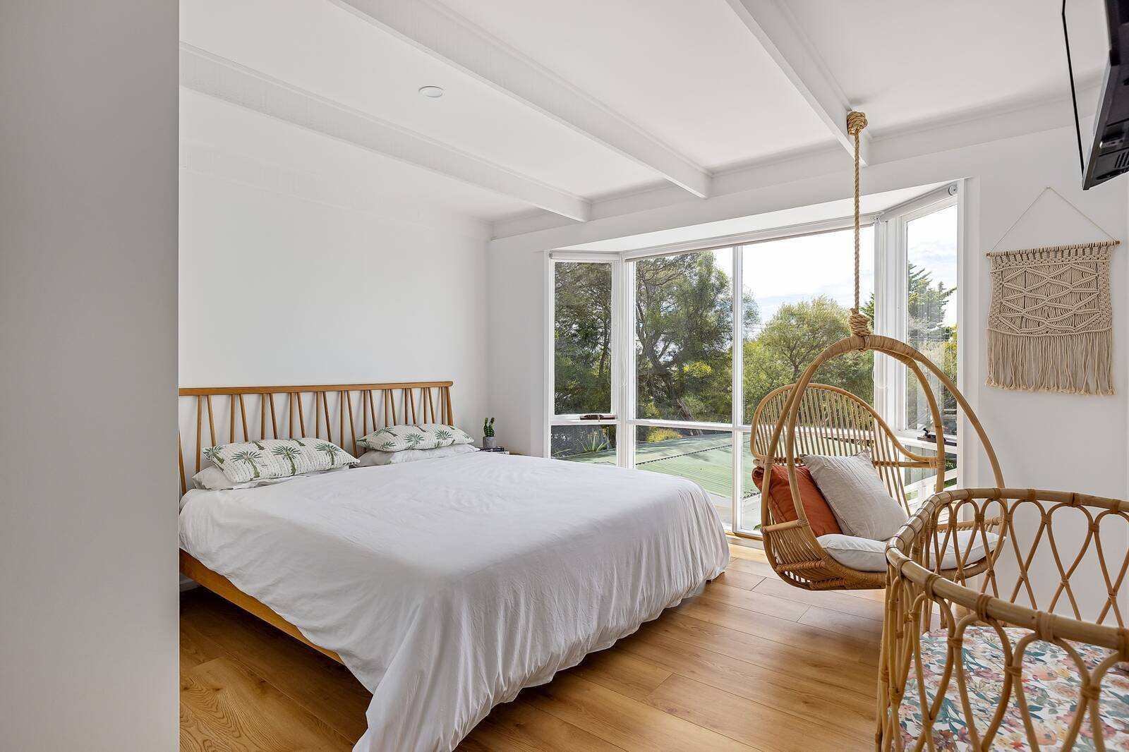 Real Estate and Property in 16 Avondale Court, Rye, VIC