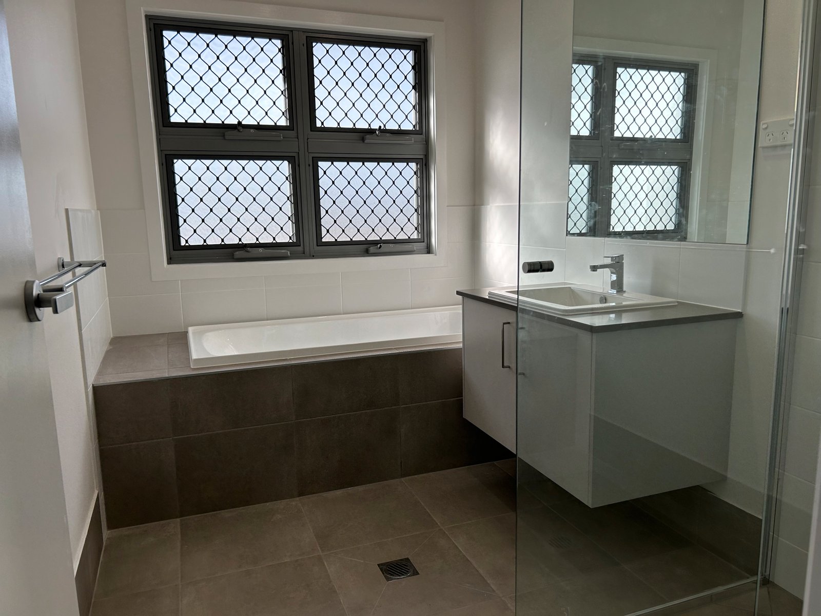 16 Bangalay St  Heddon Greta 14