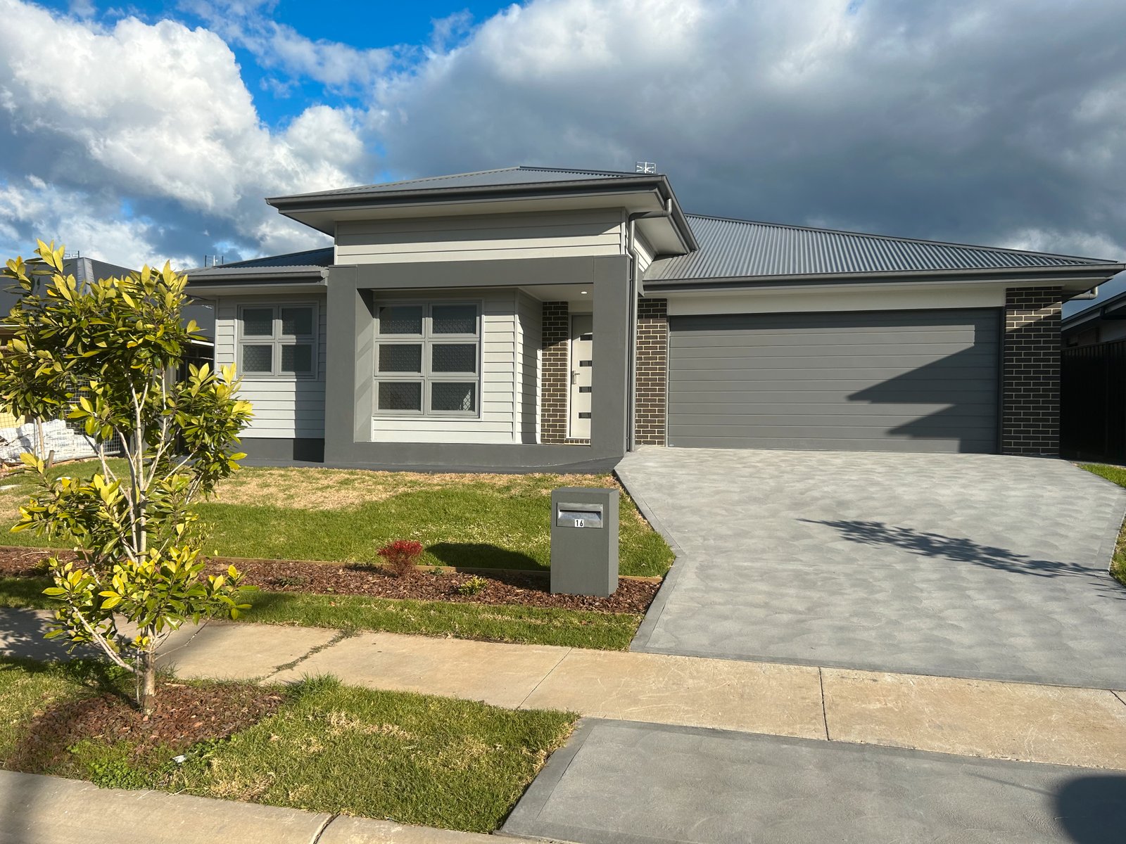 16 Bangalay St  Heddon Greta 21