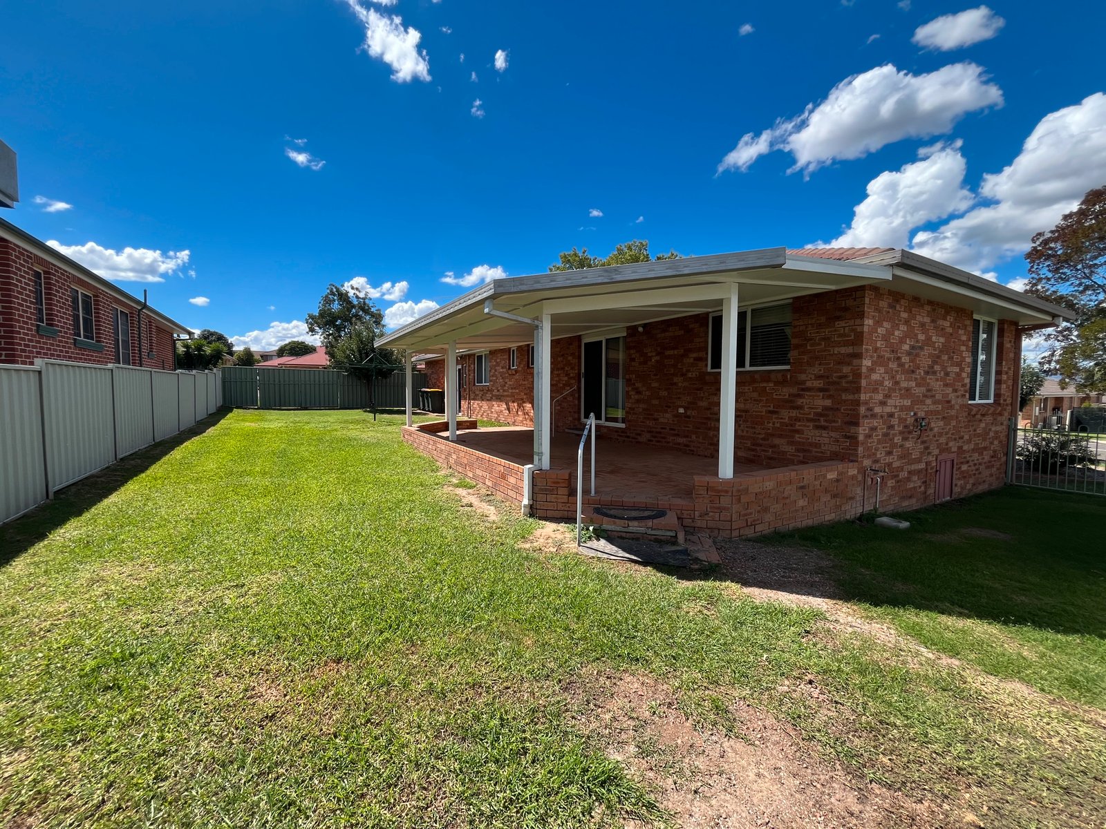 16 Banjo Circuit TAMWORTH 15