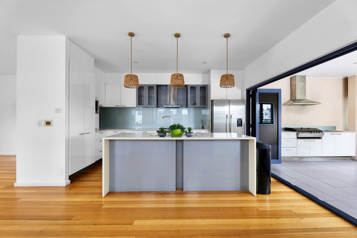 1/6 Banksia Broadway  Burleigh Heads 3