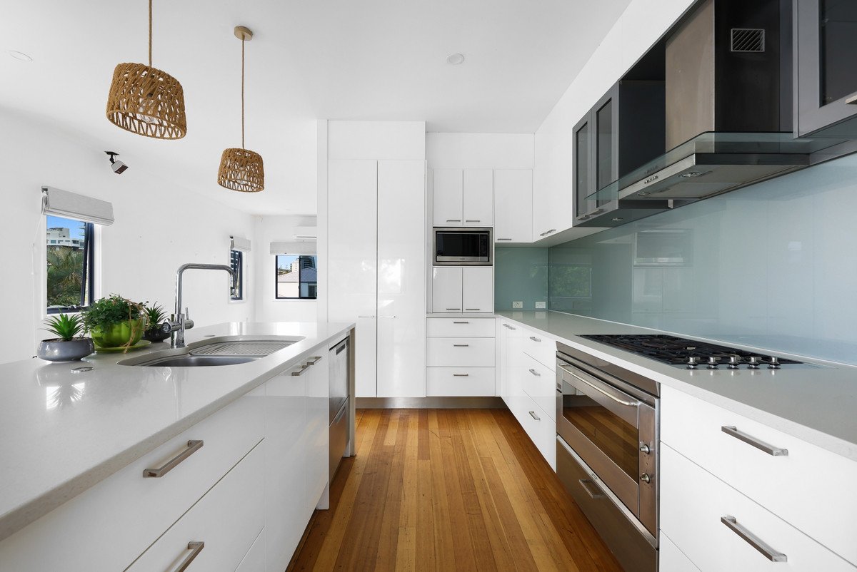 1/6 Banksia Broadway  Burleigh Heads 4