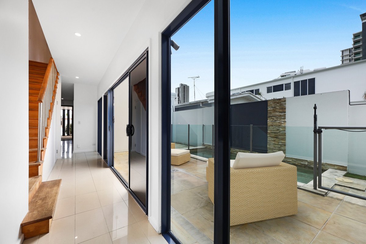 1/6 Banksia Broadway  Burleigh Heads 16