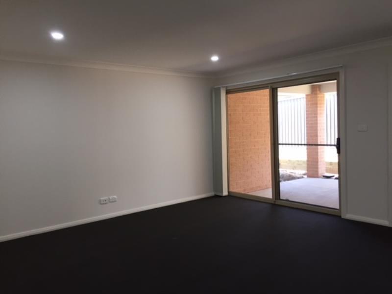 16 Barber Street TAMWORTH 2