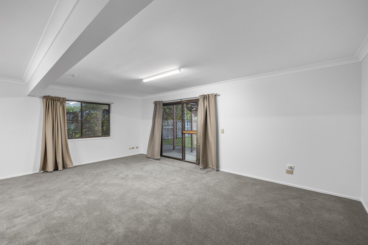 16 Bellbird Avenue BURLEIGH WATERS 4