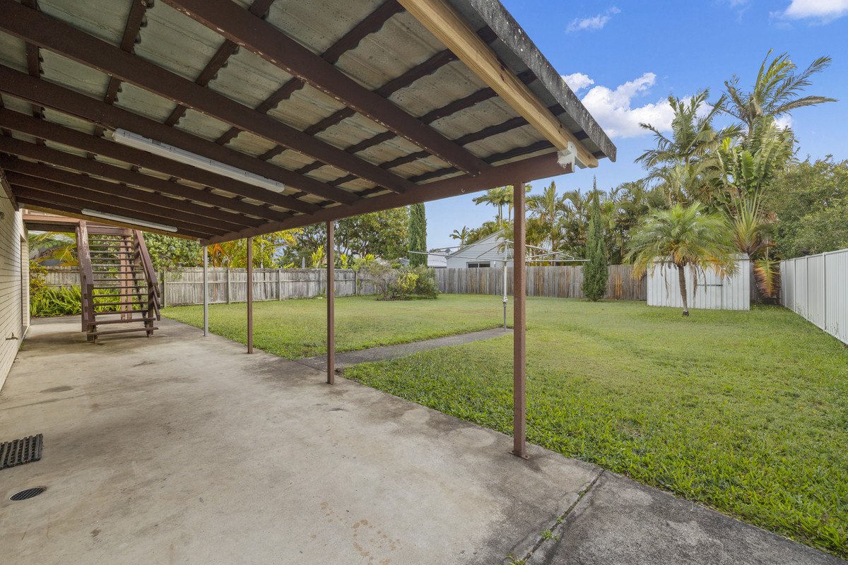 16 Bellbird Avenue BURLEIGH WATERS 10