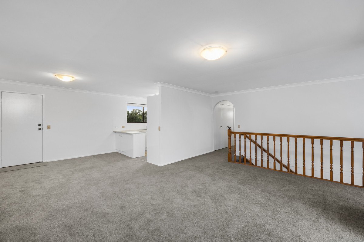 16 Bellbird Avenue BURLEIGH WATERS 9