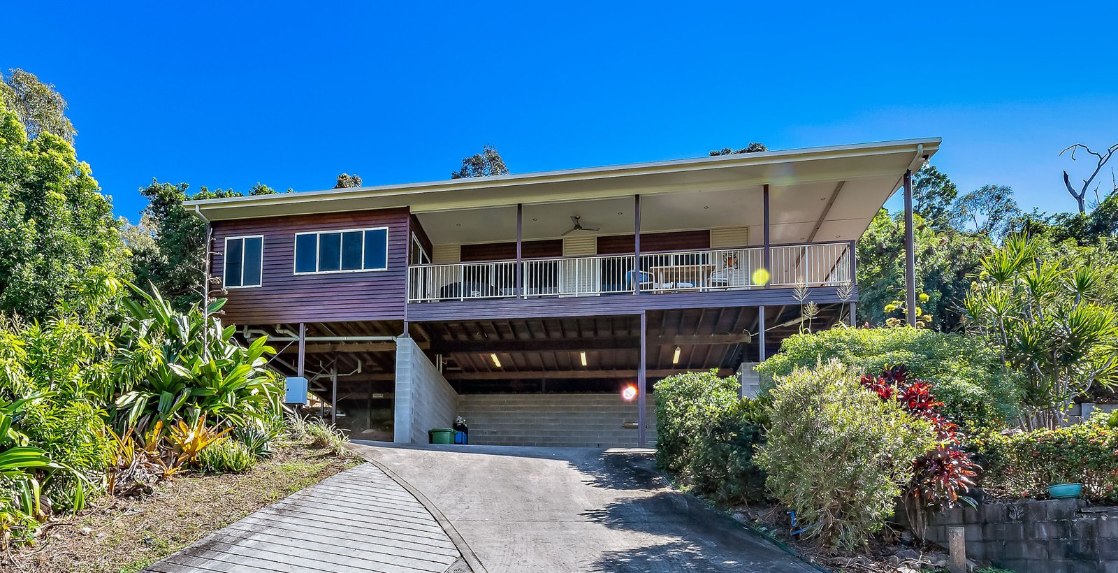 16 Beth Court CANNONVALE 4