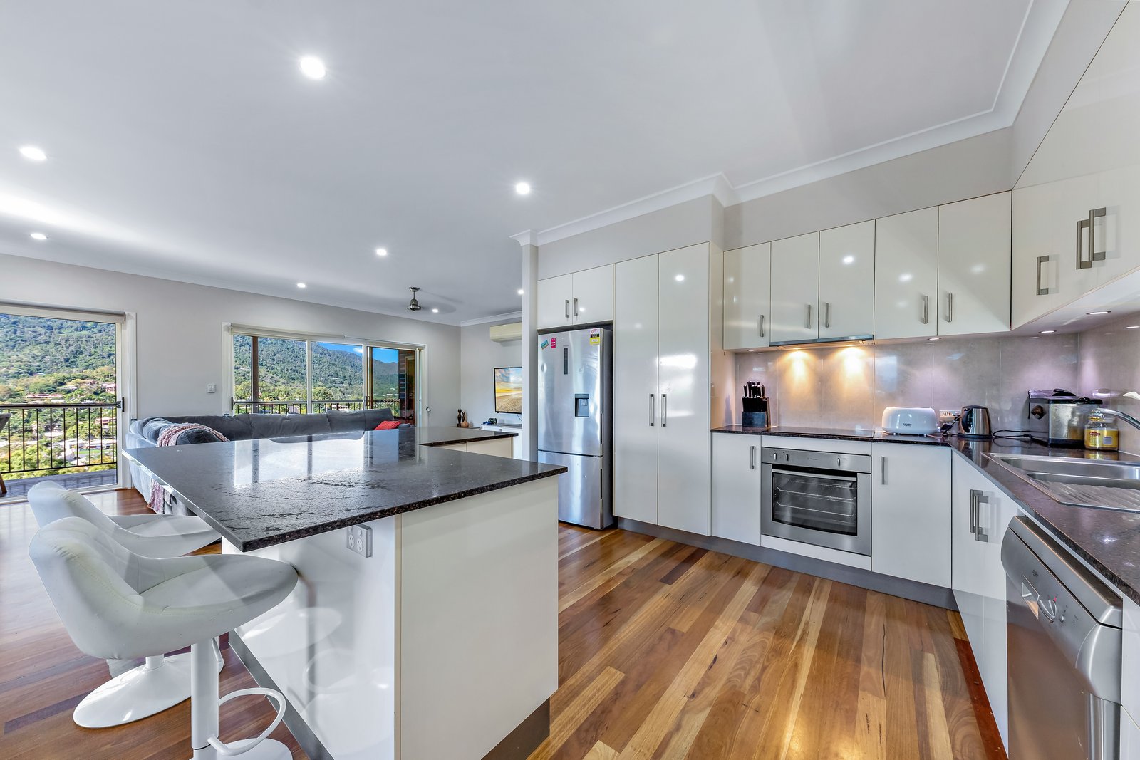 16 Beth Court CANNONVALE 10