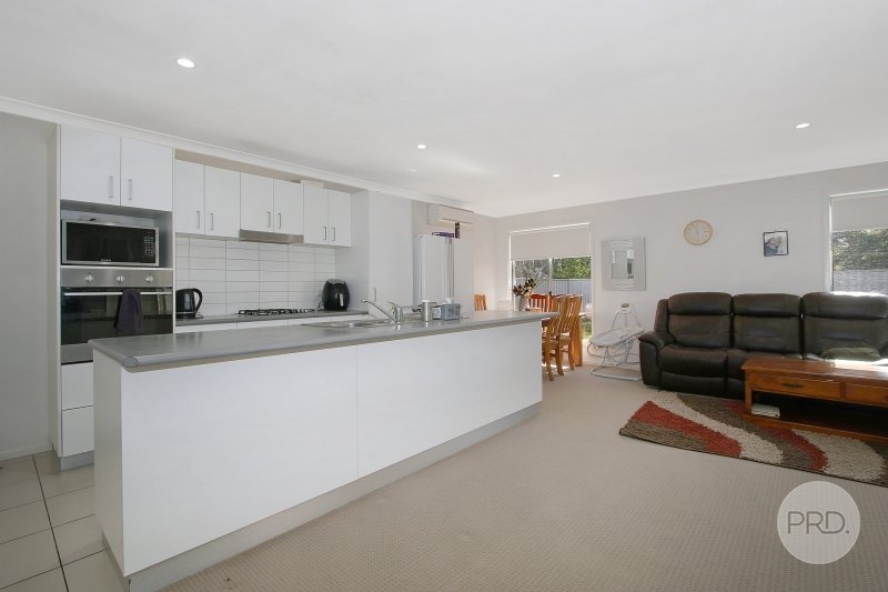 16 Bevington Bend LAVINGTON 3