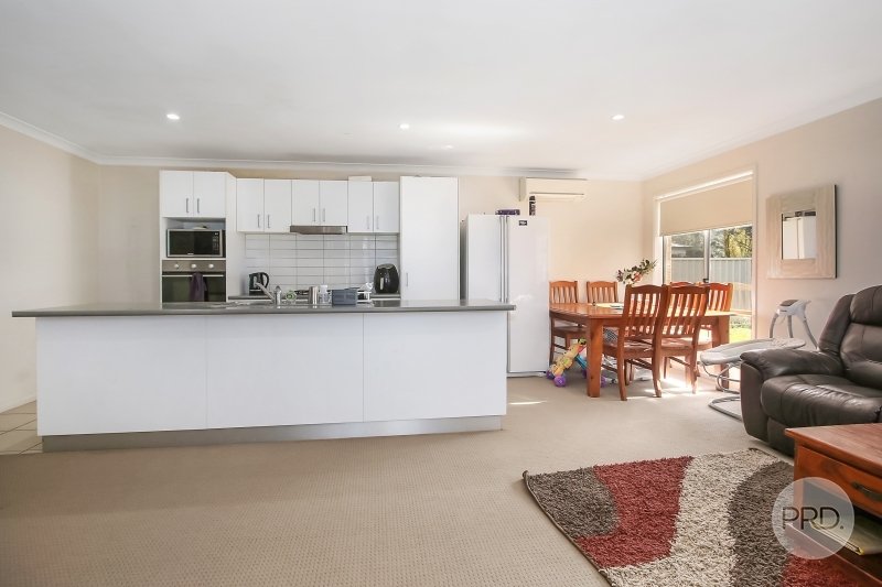 16 Bevington Bend LAVINGTON 4