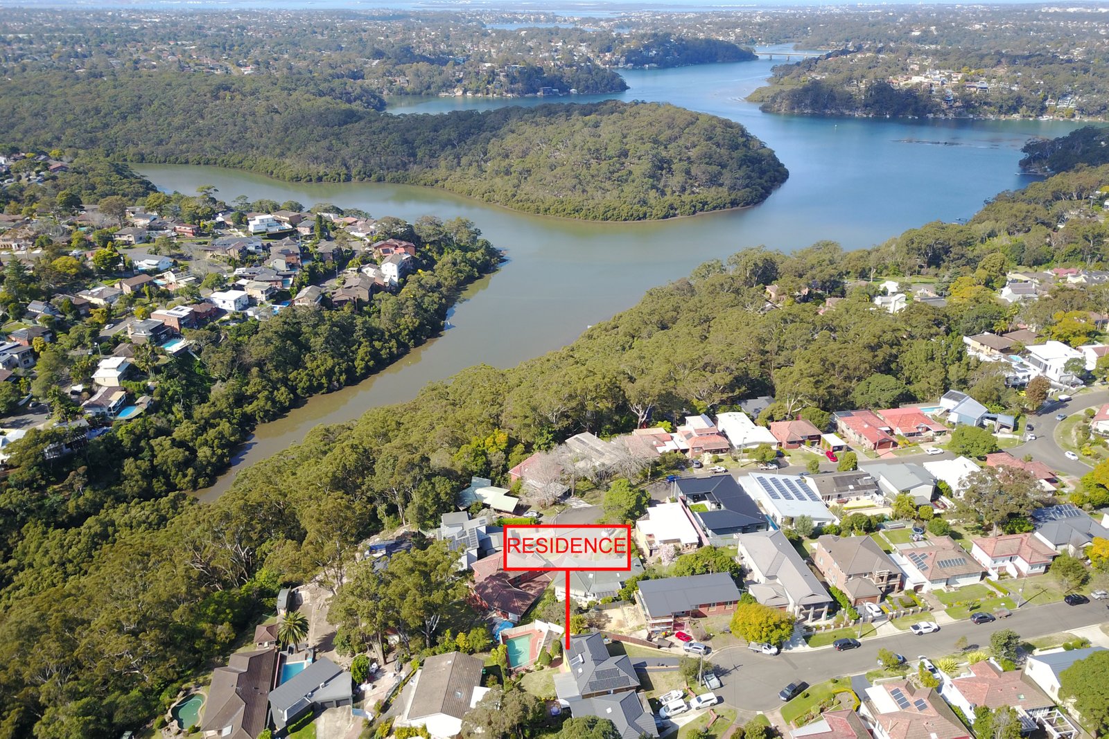 16 Bimbadeen Avenue LUGARNO 4