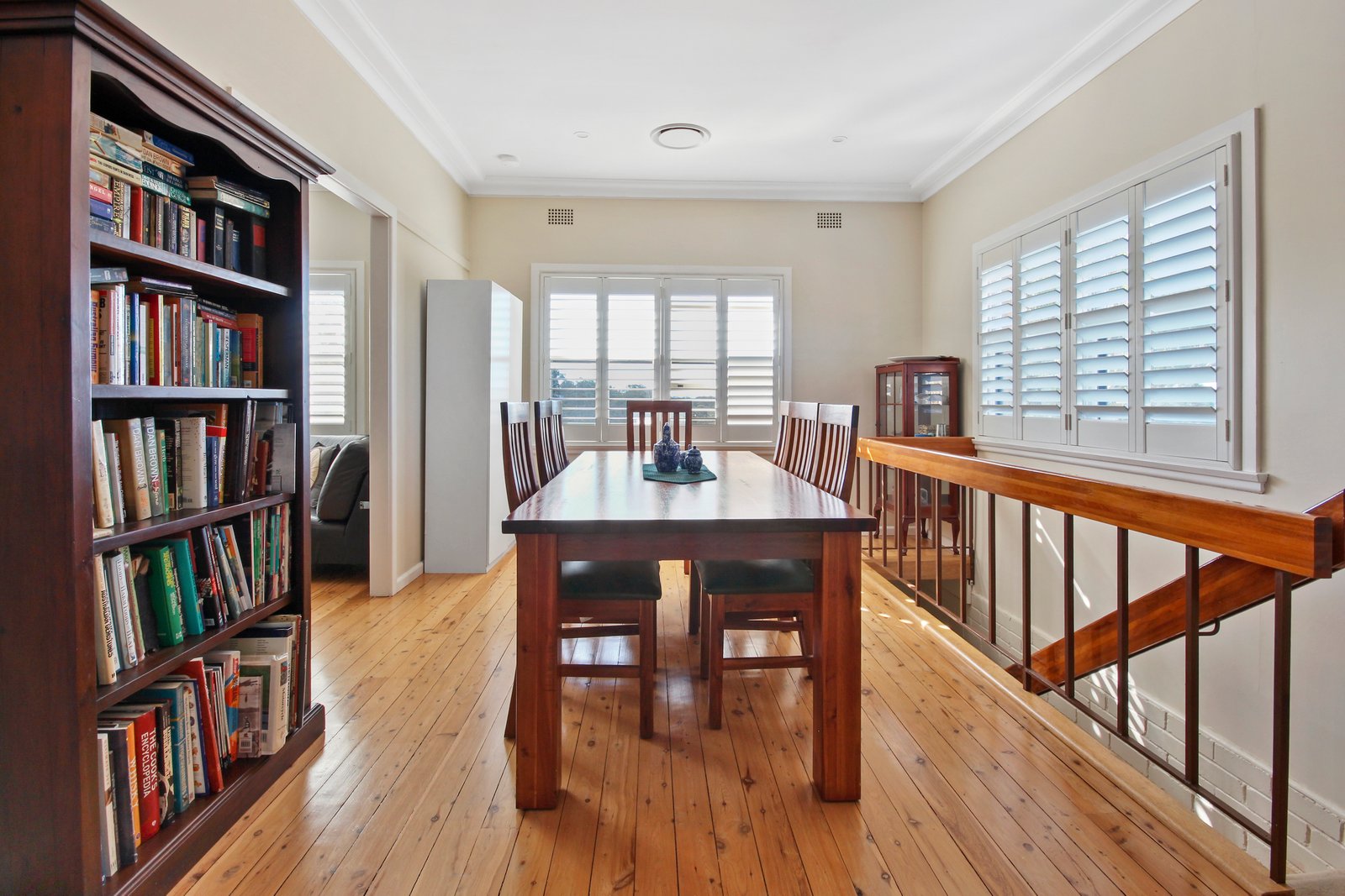 16 Bimbadeen Avenue LUGARNO 5