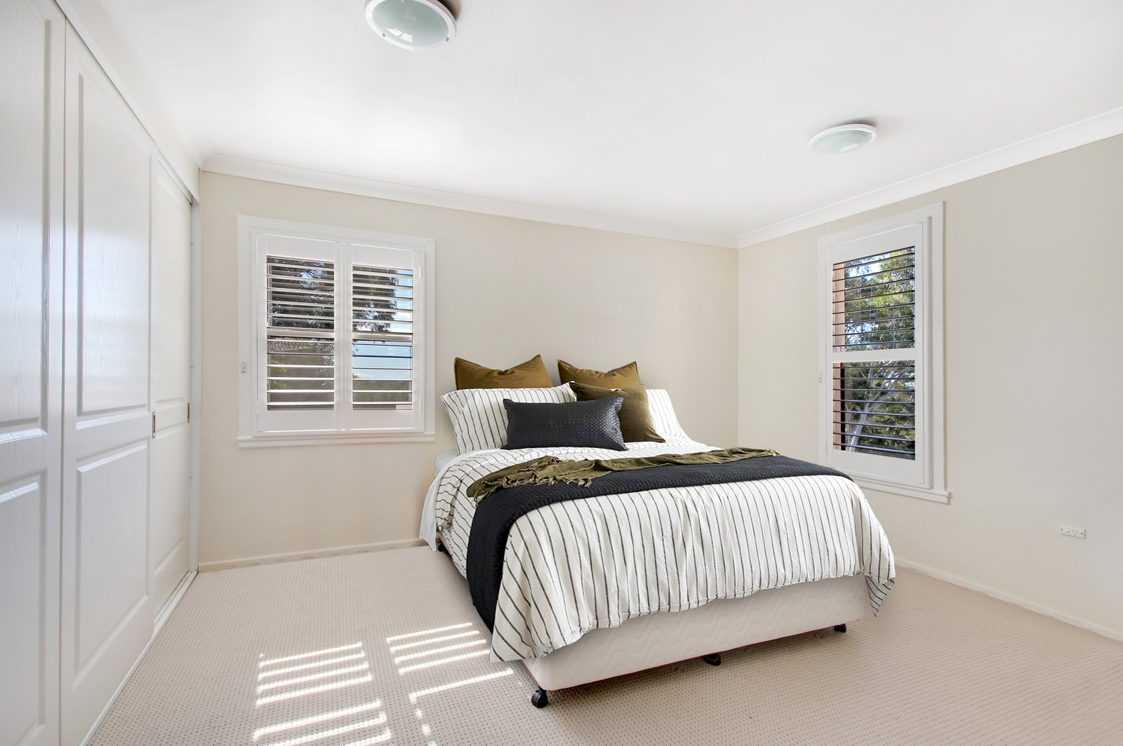 16 Bimbadeen Avenue LUGARNO 7
