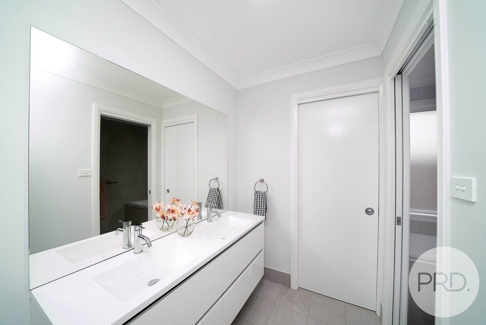 16 Bondi Crescent GOBBAGOMBALIN 5