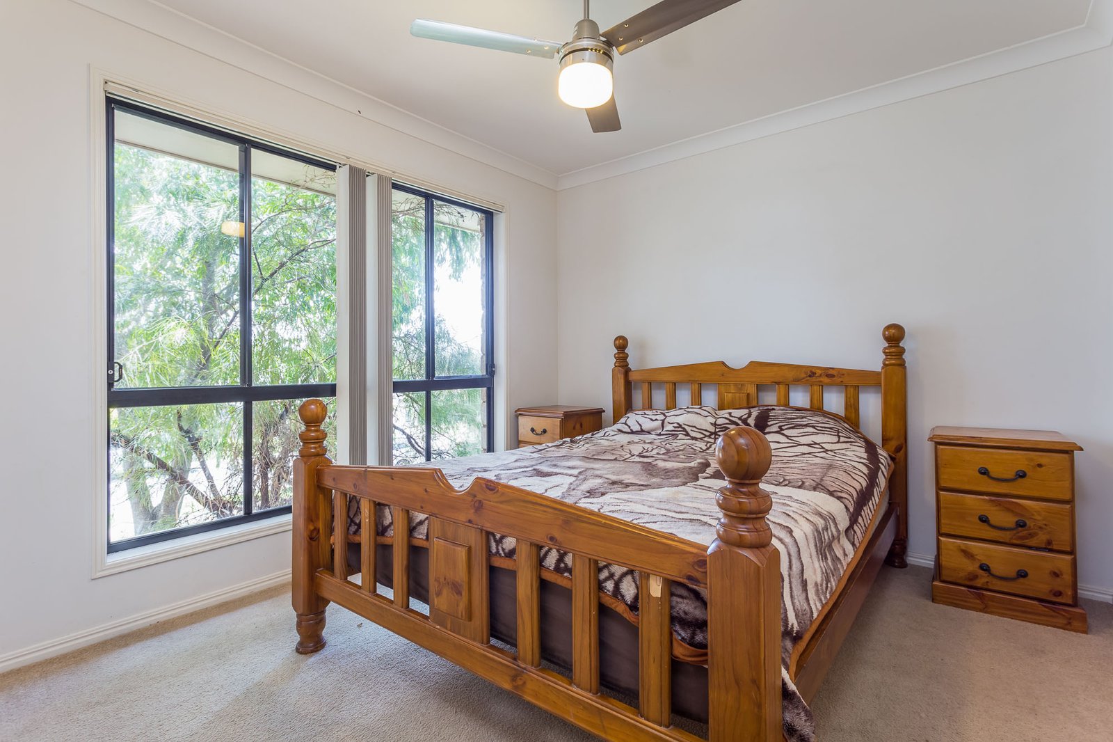 16 BONOGIN Court REDBANK PLAINS 7