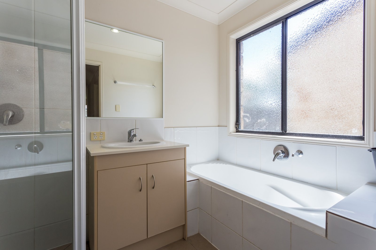 16 BONOGIN Court REDBANK PLAINS 8