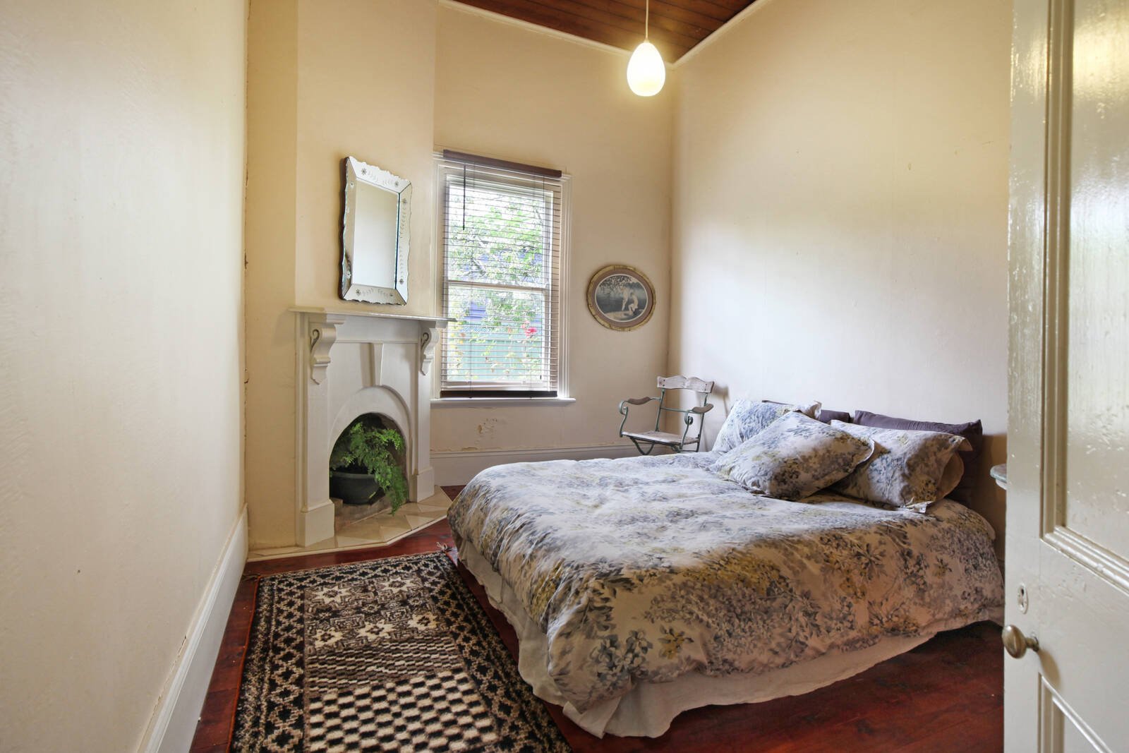 Real Estate and Property in 16 Bowen Street, Kyneton, VIC