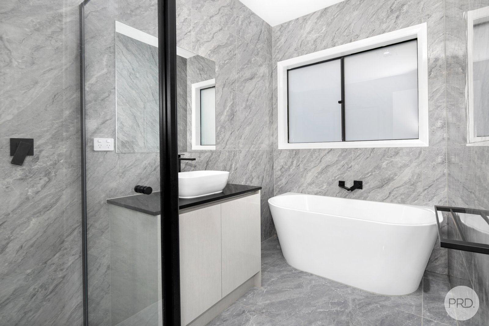 16 Bowerbird Grange WINTER VALLEY 12