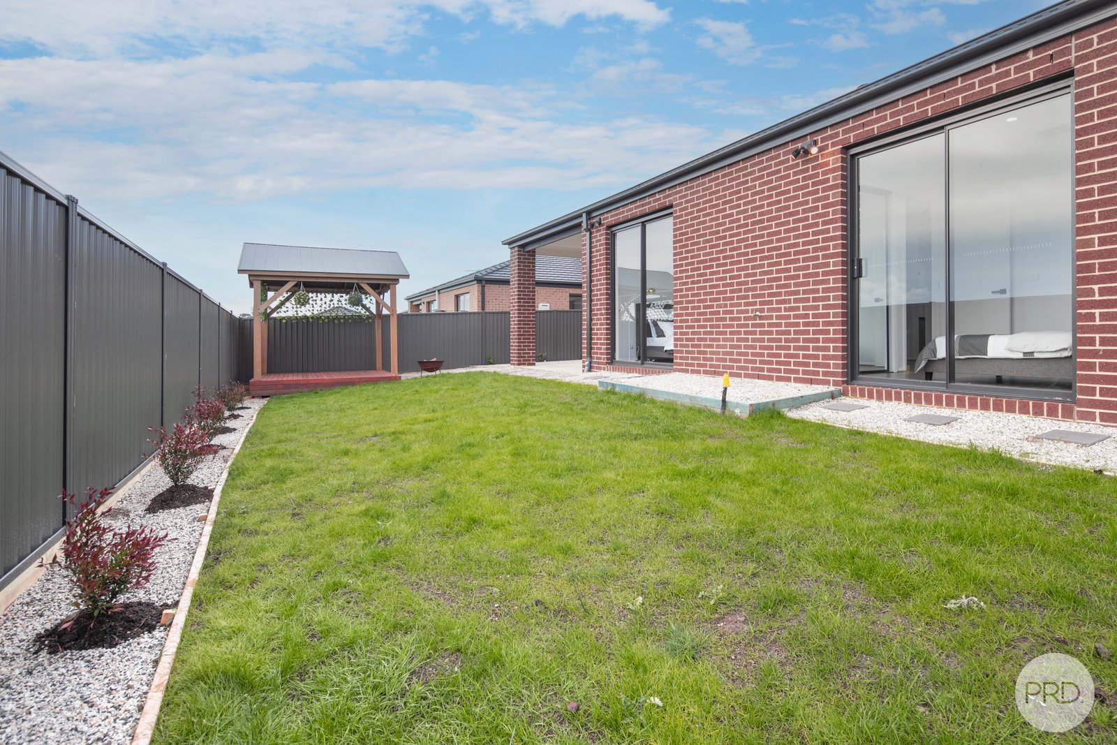 16 Bowerbird Grange WINTER VALLEY 15