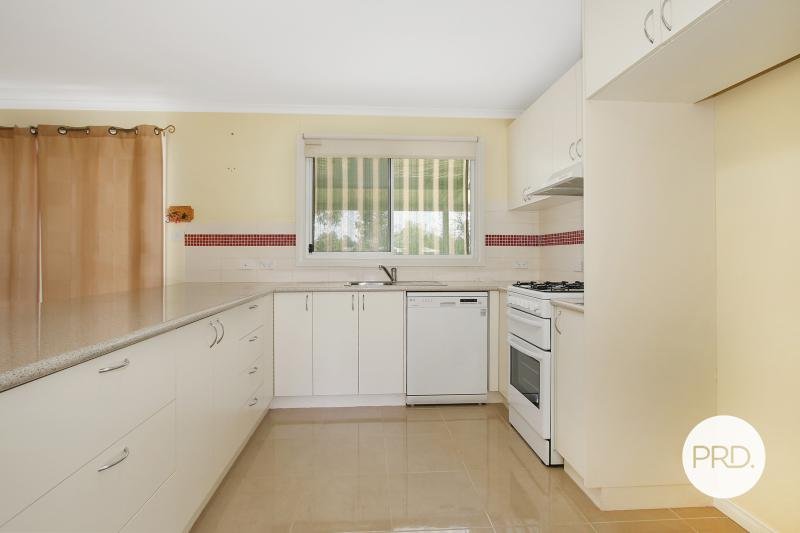 16 Bowler Street HOLBROOK 3