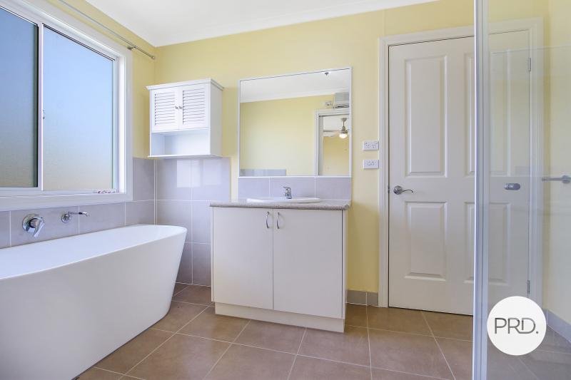 16 Bowler Street HOLBROOK 6