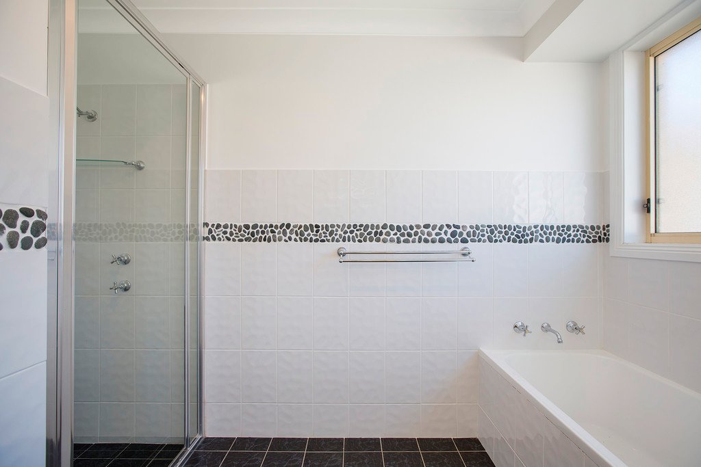 16 Bowman Drive TAMWORTH 8