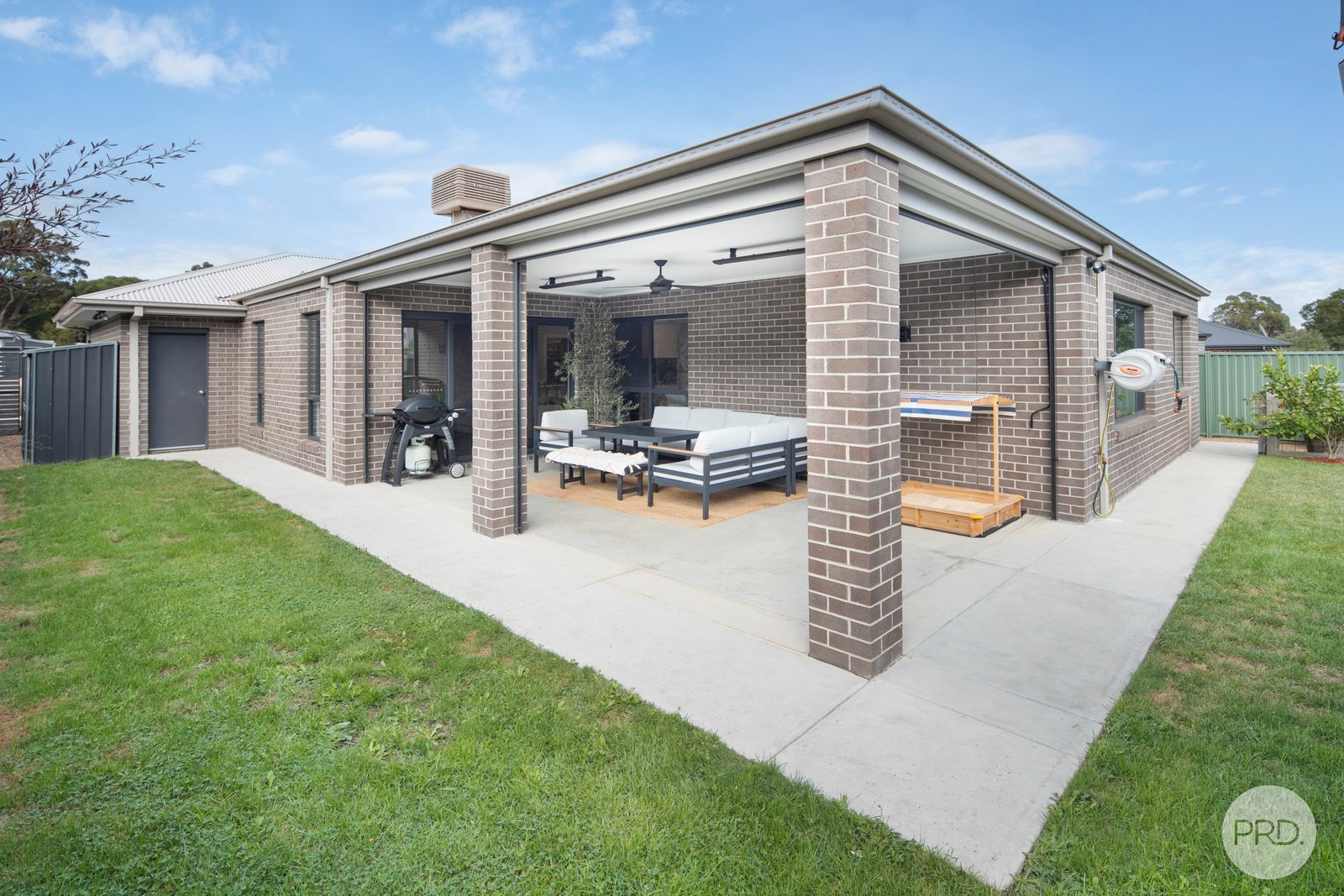 16 Boyd Court CANADIAN 18