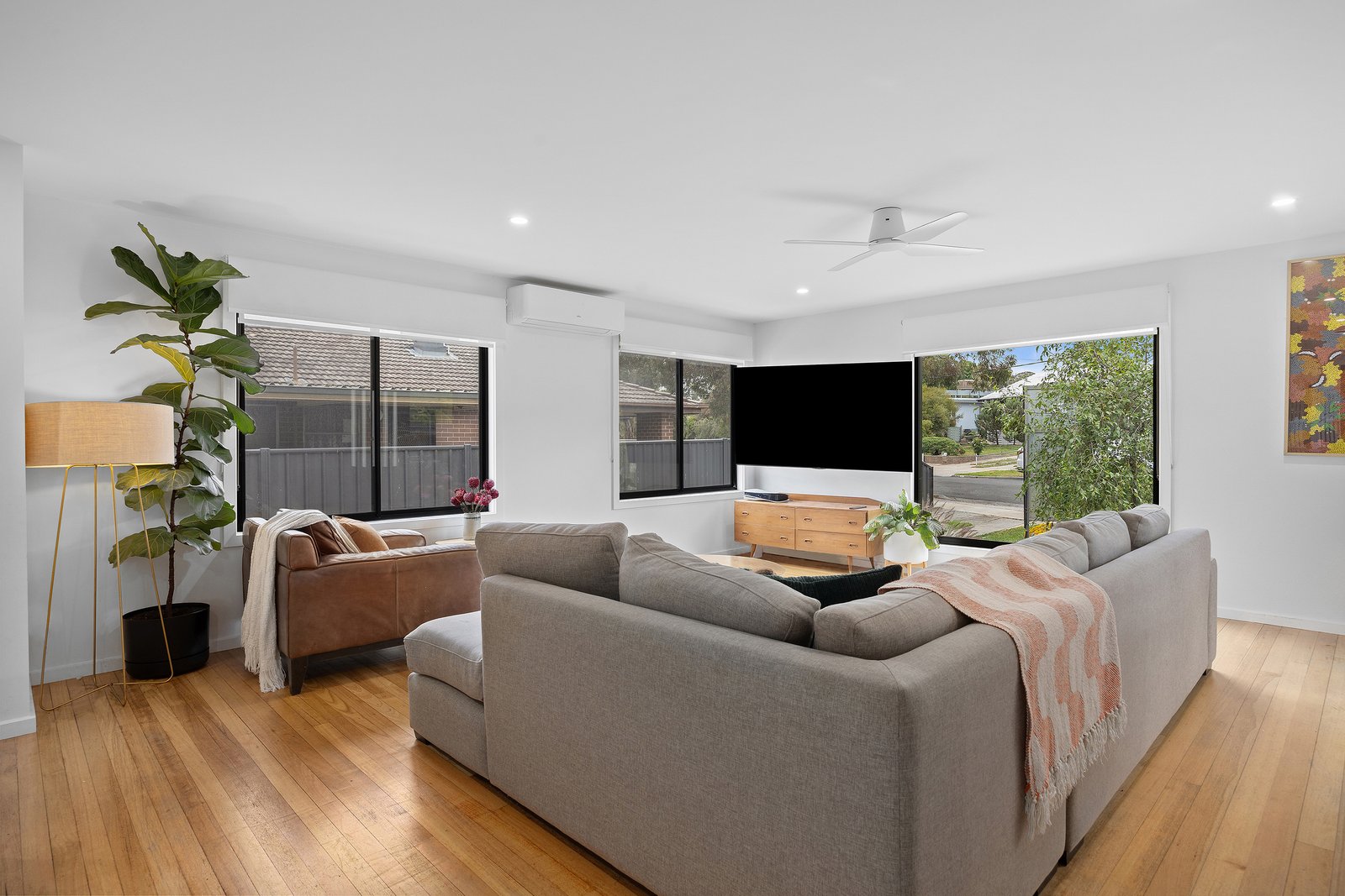 Gallery: 16 Bren St