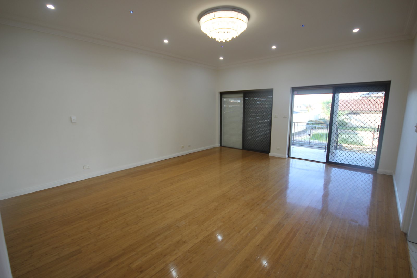 16 Brighton Street KOGARAH BAY 2