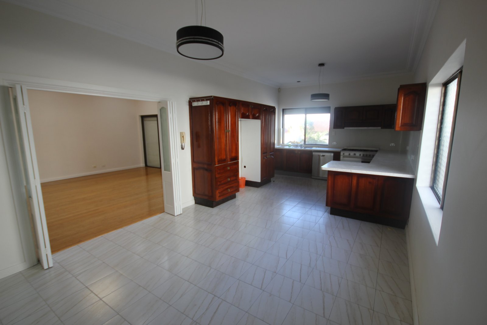 16 Brighton Street KOGARAH BAY 3