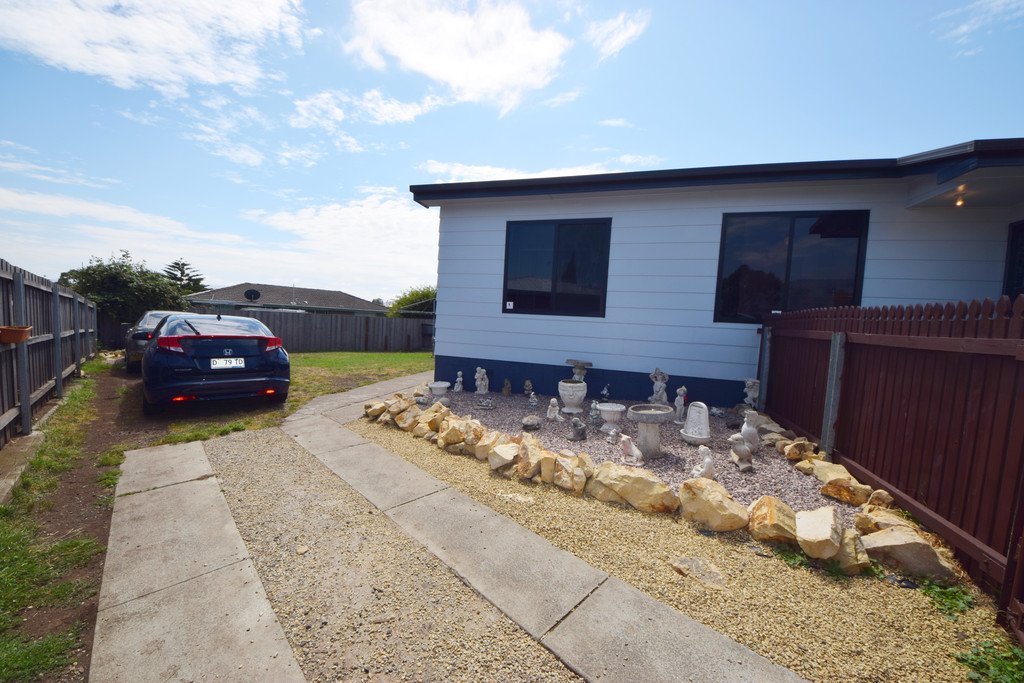 16 Bromley Street BRIDGEWATER 18